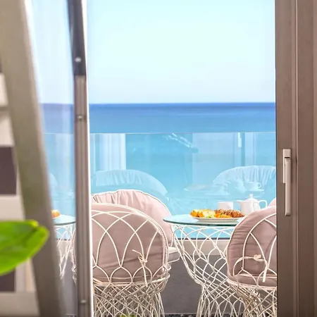 Aparthotel Pearl Seabreeze 3*