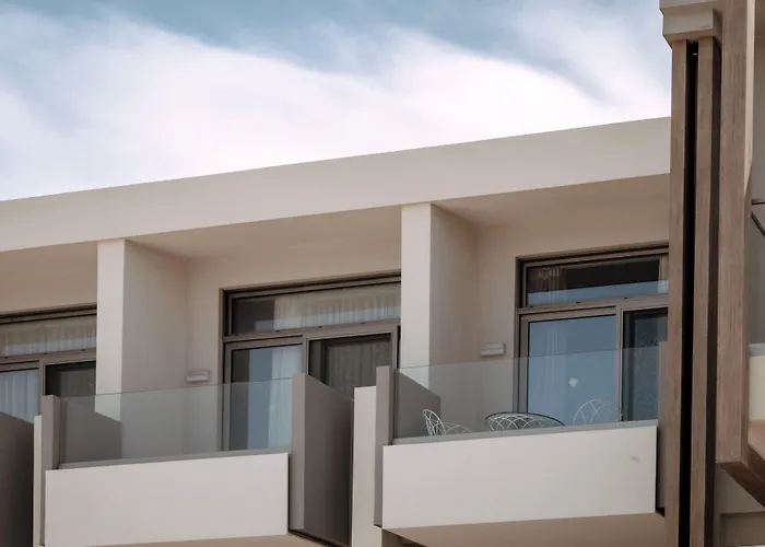 Pearl Seabreeze Apartahotel 4*